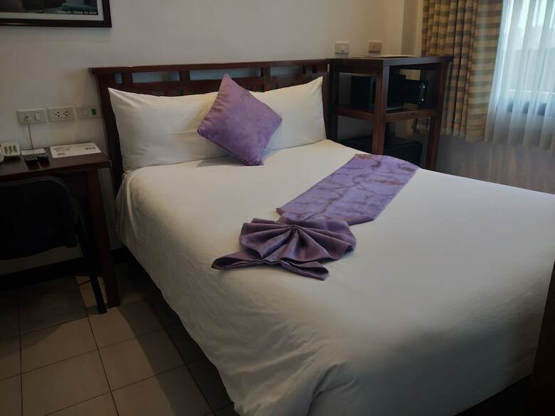 Safari Lodge Baguio By Log Cabin Hotel