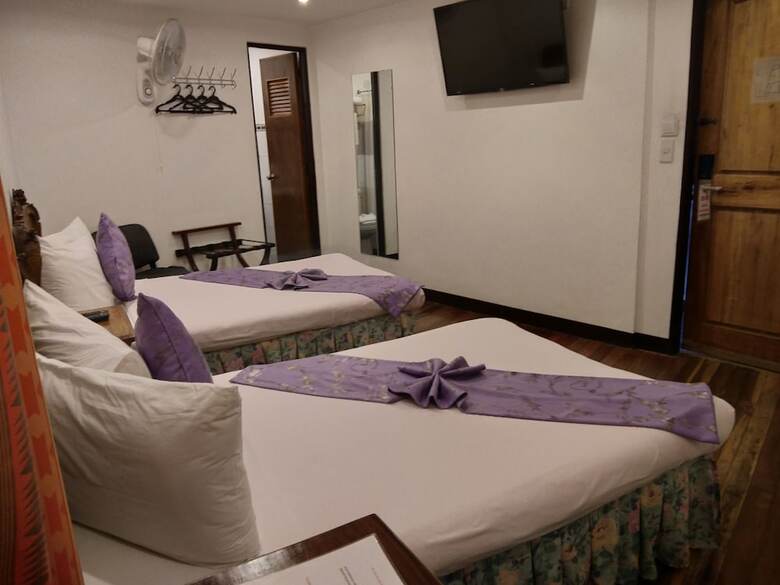 Safari Lodge Baguio By Log Cabin Hotel