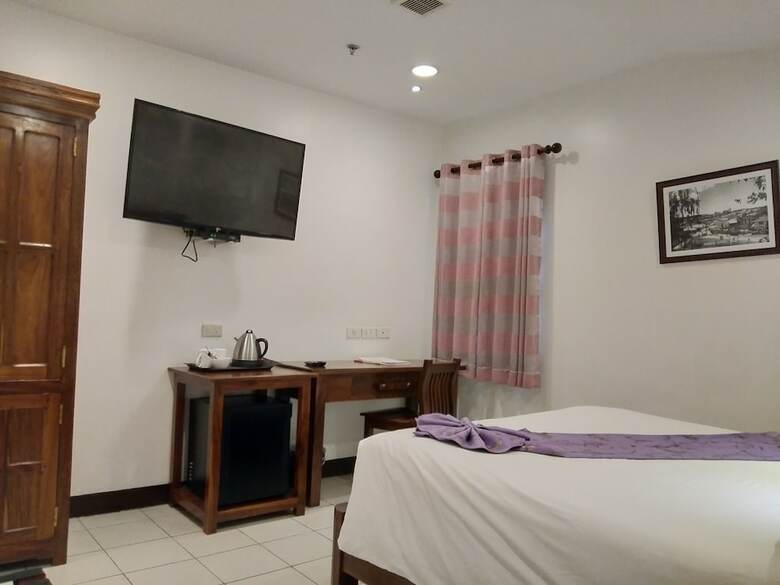 Safari Lodge Baguio By Log Cabin Hotel
