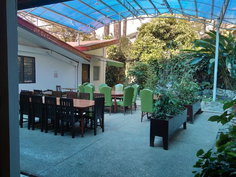 Safari Lodge Baguio By Log Cabin Hotel