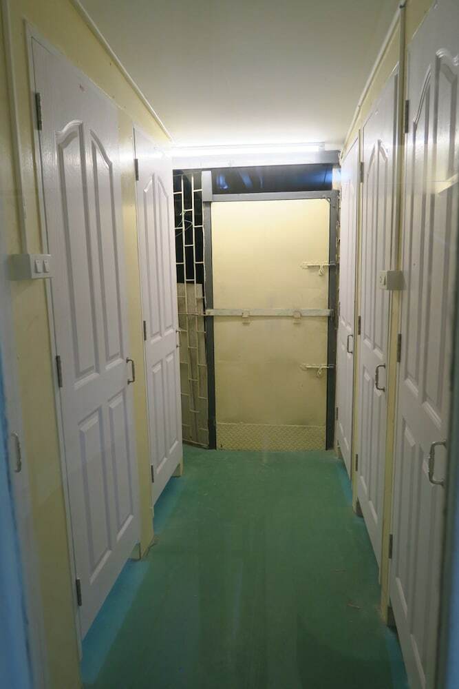 Hostal Red Lips Hostel