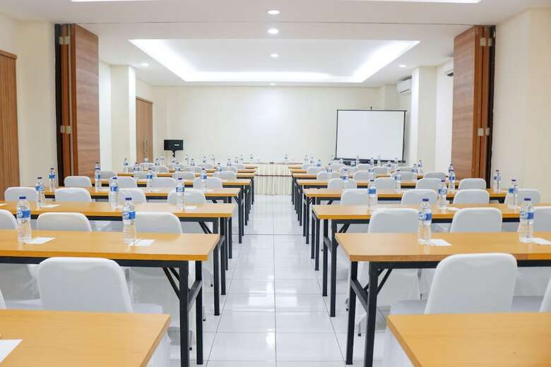 Hotel Legreen Suite Ratulangi