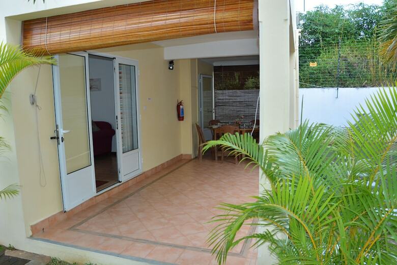 Apartamentos La Pointe Villas