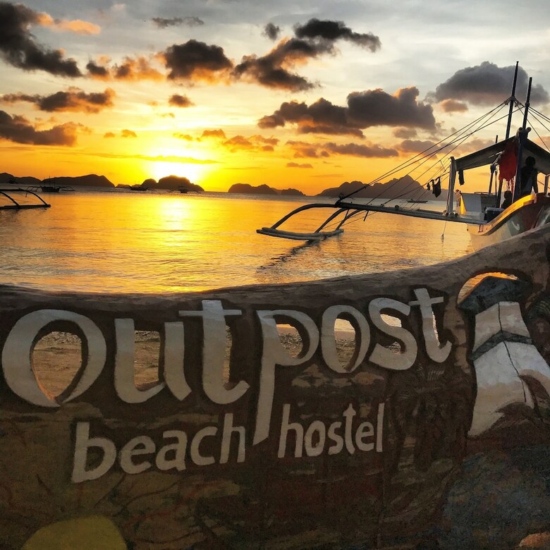 Hostal Outpost Beach Hostel - Adults Only