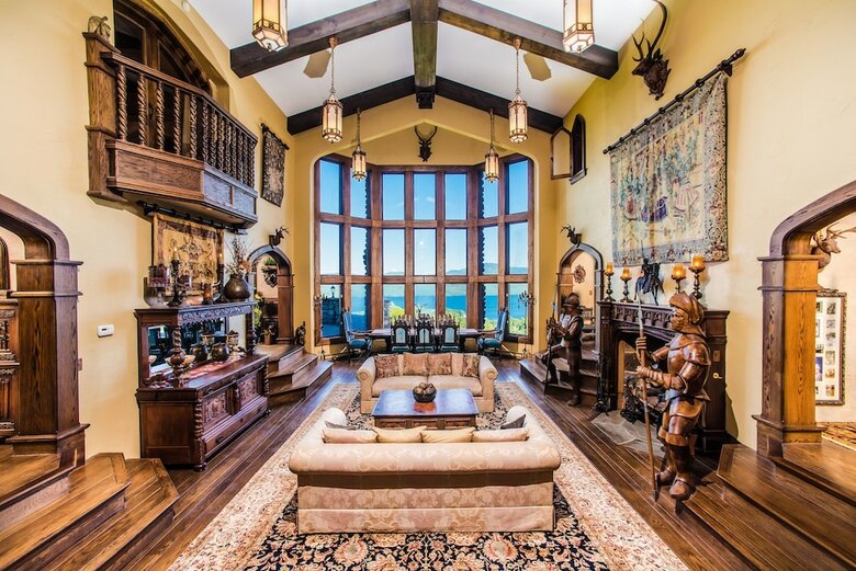 Highlands Castle