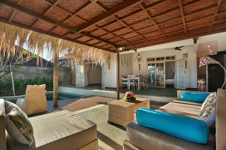 Breezy Point Villas