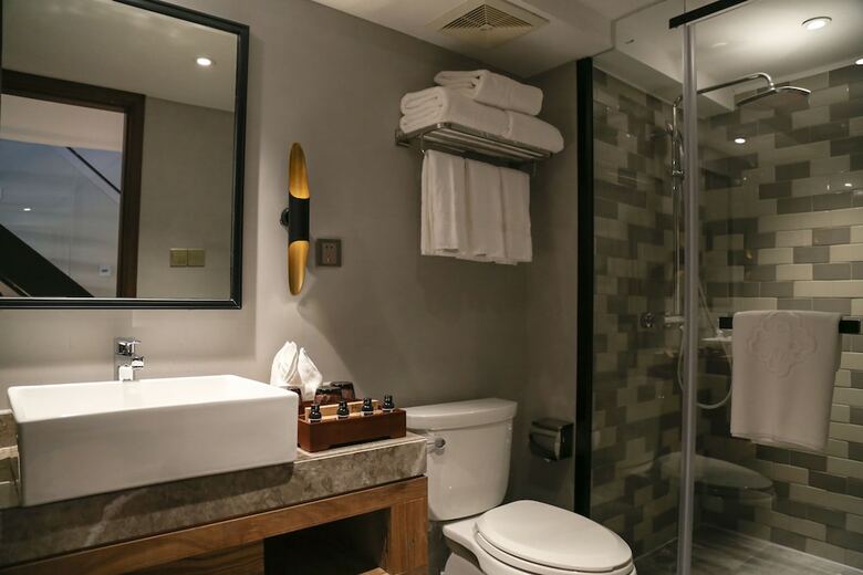Hotel Seclusive Life In Jiangnan ?canal Yard