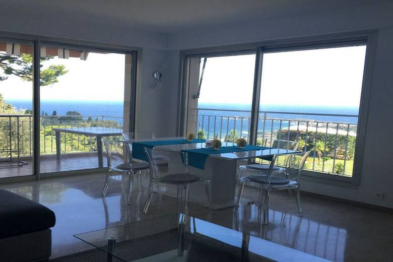 Panoramic Sea View Apartment
