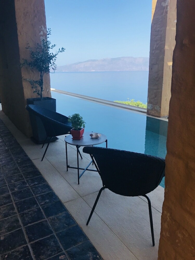Ravdoucha Epavlis - Villa Eleni