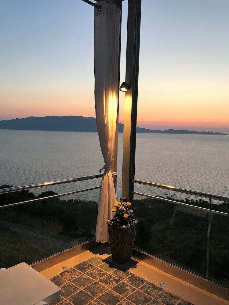 Ravdoucha Epavlis - Villa Athina