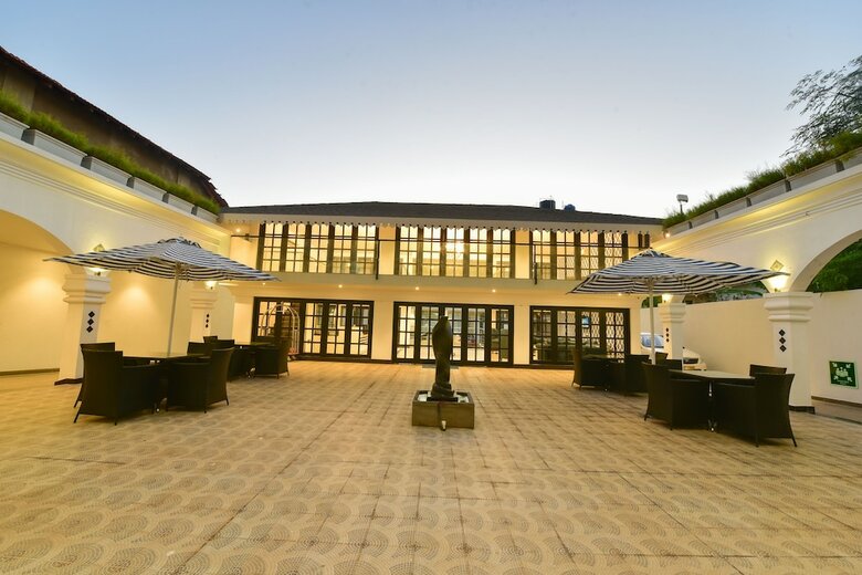 Hotel Silver Sands Serenity