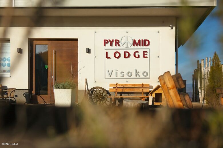 Posada Pyramid Lodge