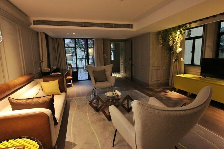 Hotel Seclusive Life In Landscape