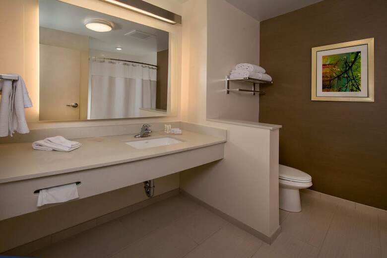 Hotel Fairfield Inn And Suites By Marriott Washington