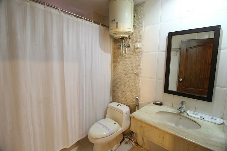 Hotel Lohias Delhi Airport