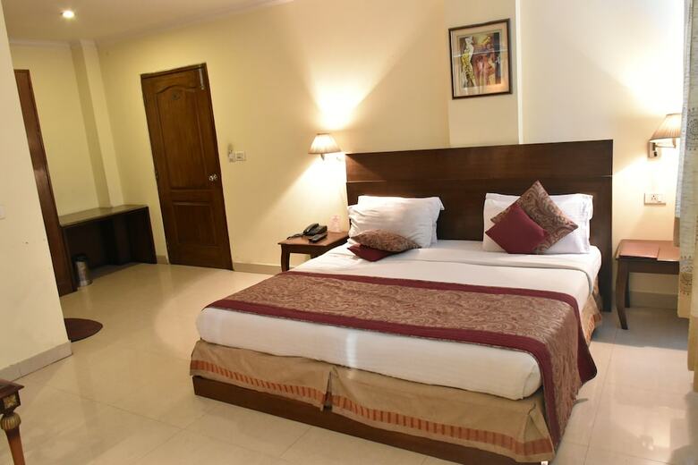 Hotel Lohias Delhi Airport