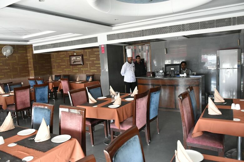 Hotel Lohias Delhi Airport