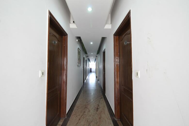 Hotel Lohias Delhi Airport