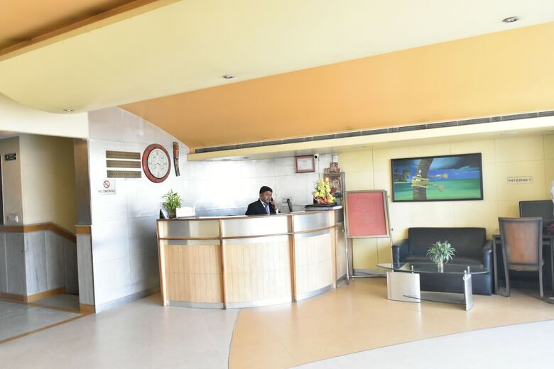 Hotel Lohias Delhi Airport
