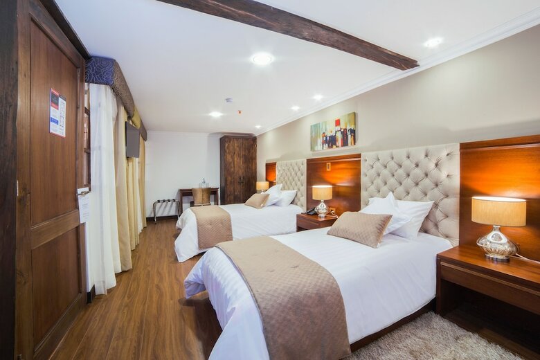 Felicia Hotel & Suites