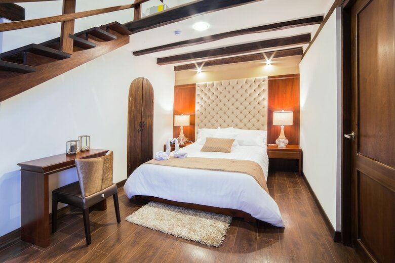 Felicia Hotel & Suites