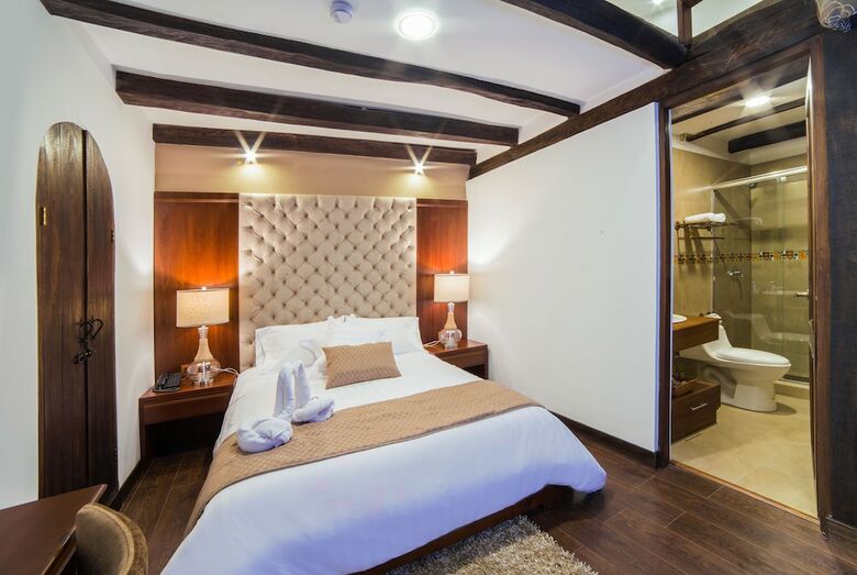 Felicia Hotel & Suites
