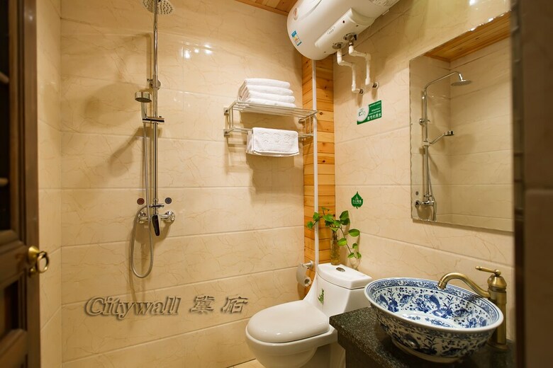 Hotel City Wall Old House.ji Residence