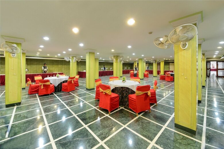 Hotel Ashish Palace