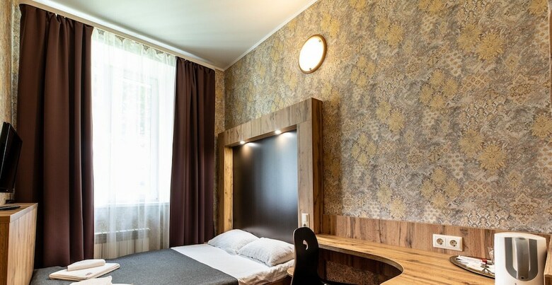 Hotel 1-st Train