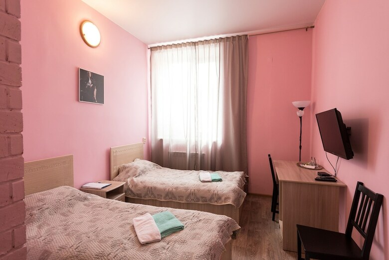 Hotel 1-st Train