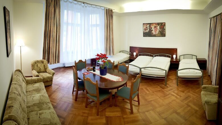 Happy Apartments For Friends