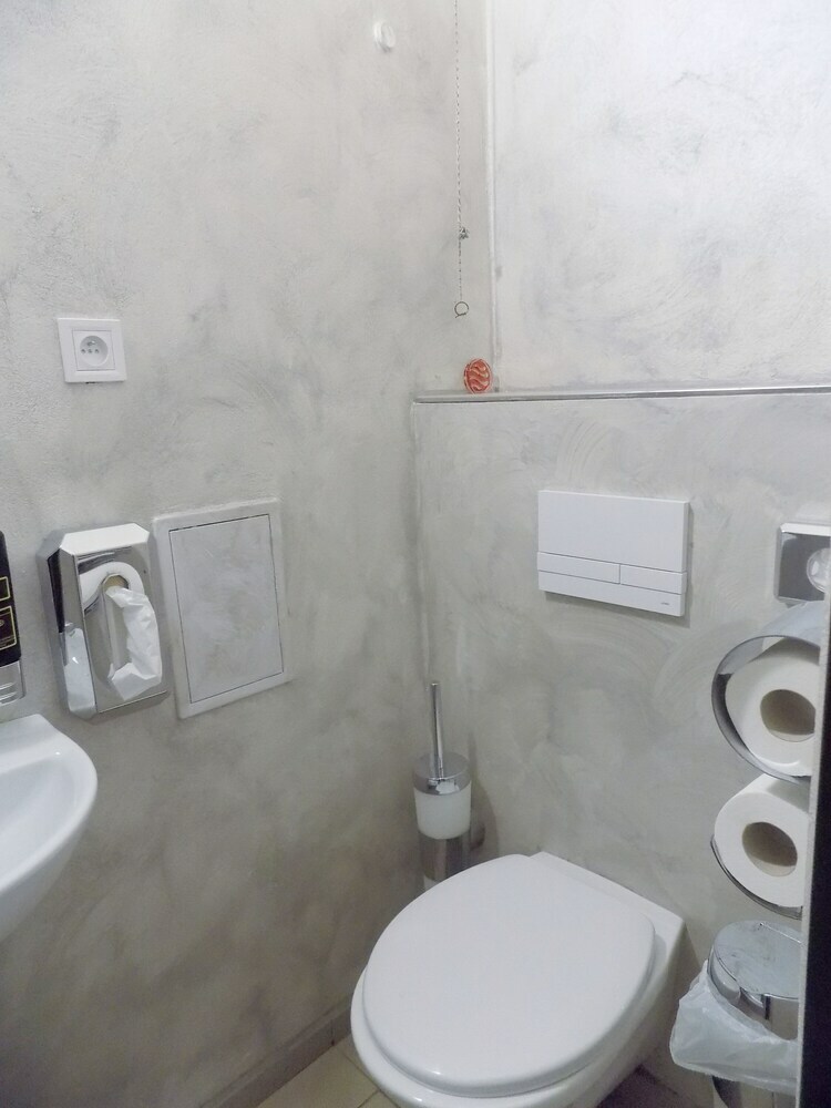 Happy Apartments For Friends