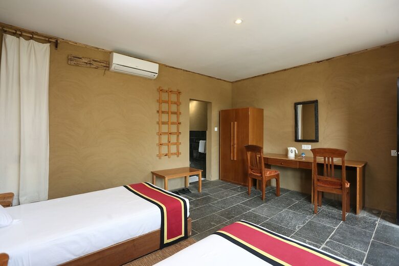 Jungle Villa Resort