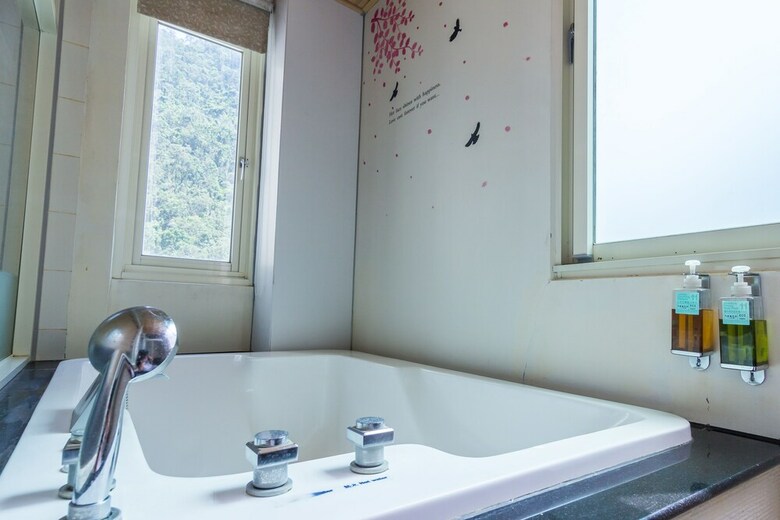 Lovers Hot Spring B&B