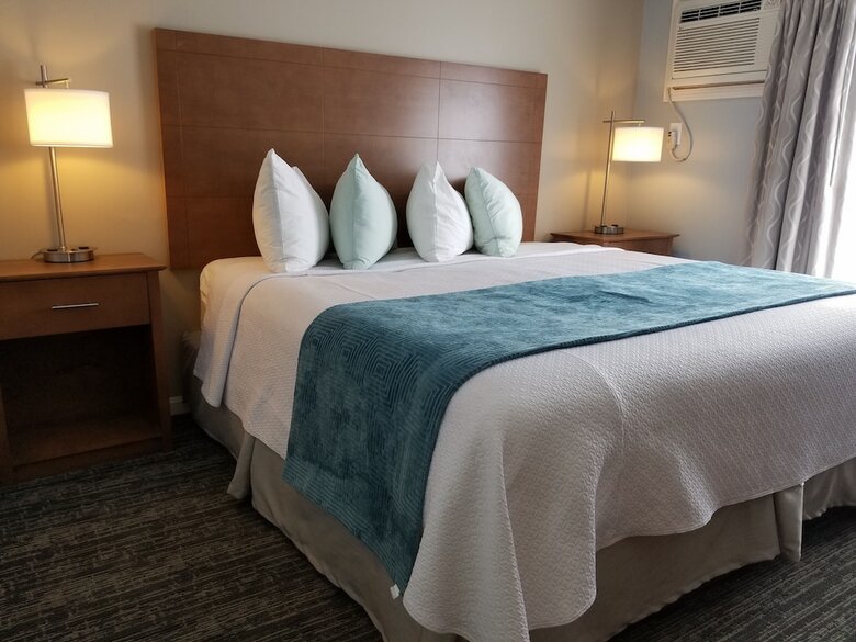 Hotel Hampton Village Inn