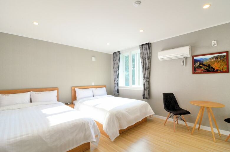 Pension Star House
