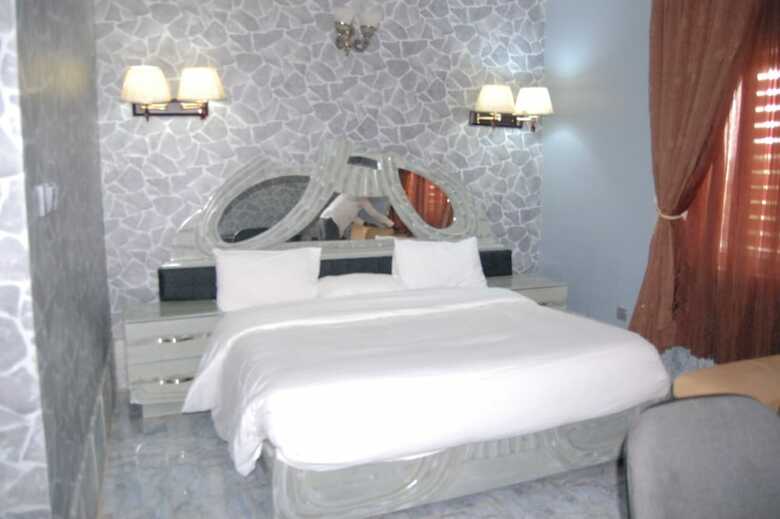 Tauba Hotel