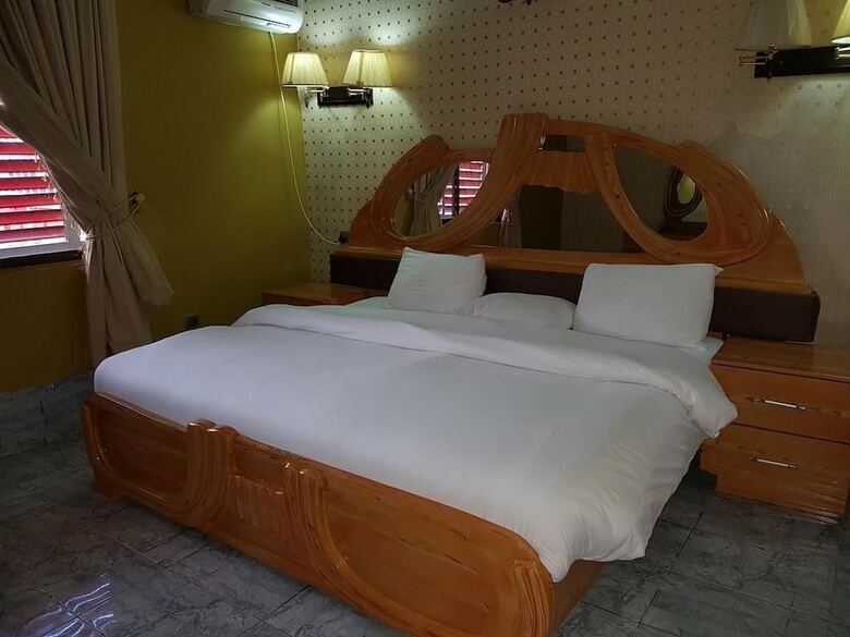 Tauba Hotel