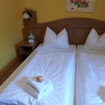 Hostal Hotel Restaurant Alpengl�ck