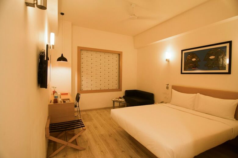 Red Fox Hotel Sec 60 Gurugram