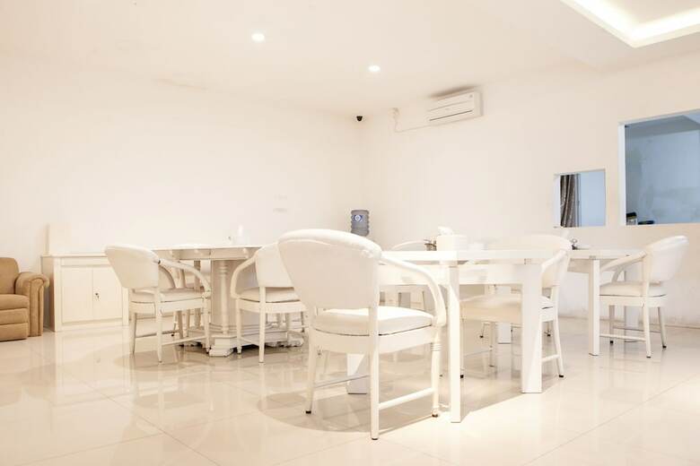 Hotel Reddoorz Near Padjajaran University 2