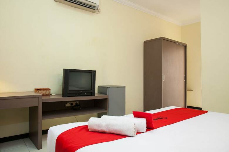 Hotel Reddoorz Near Gubeng Station