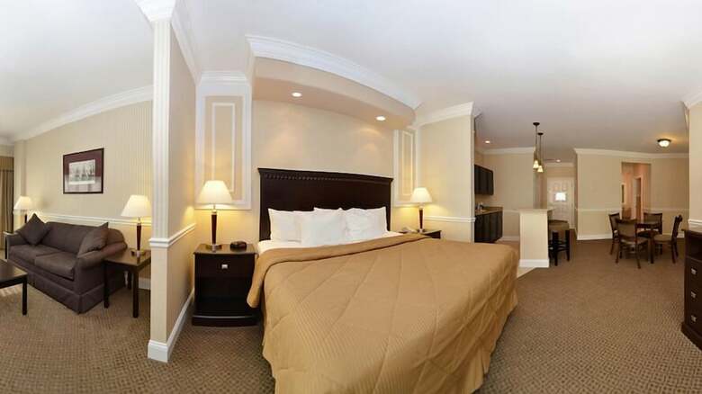 Hotel Comfort Inn & Suites Plattsburgh - Morrisonville