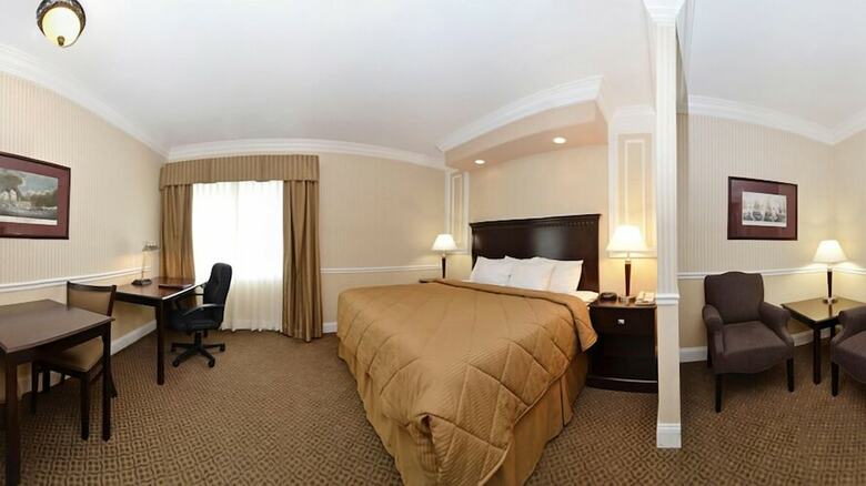 Hotel Comfort Inn & Suites Plattsburgh - Morrisonville