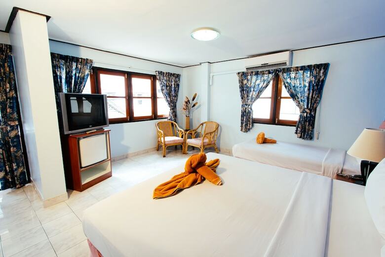 Thipurai Beach Hotel Annex