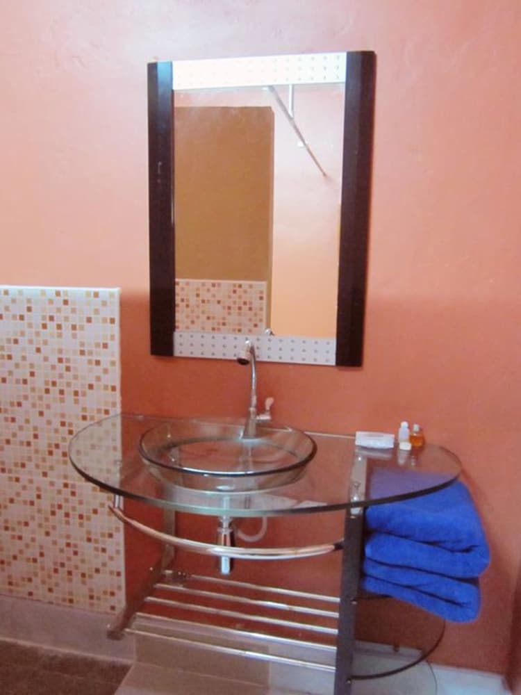 Hostal Phuket Airport Hostel And Homestay