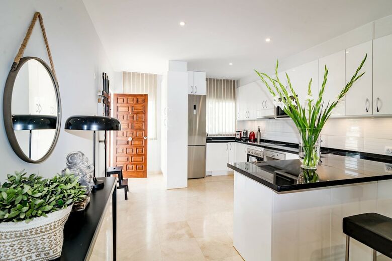 Apartamentos As10-apartment Aloha Sur-roomservice