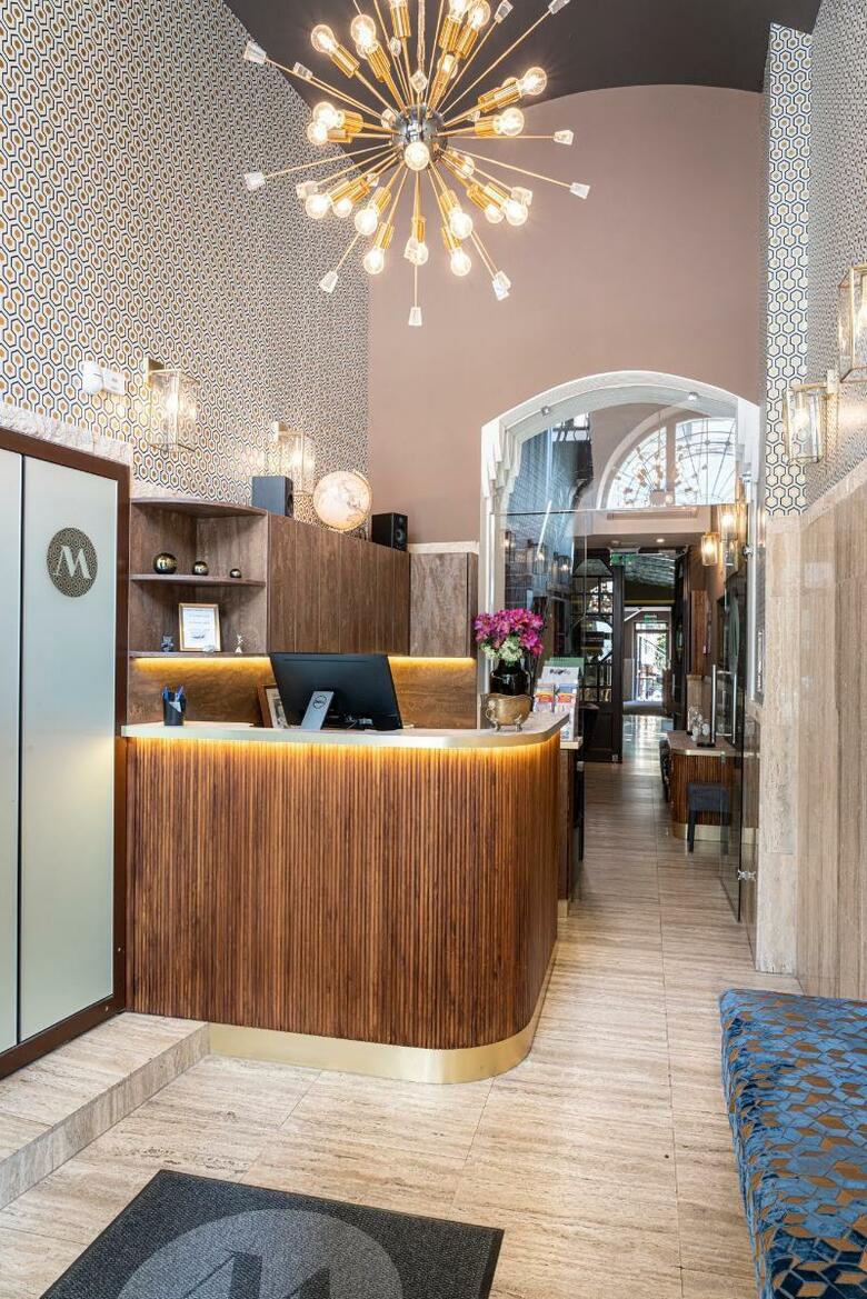 Hotel Mika Downtown