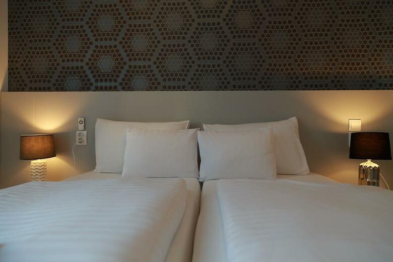 Hotel Mika Downtown