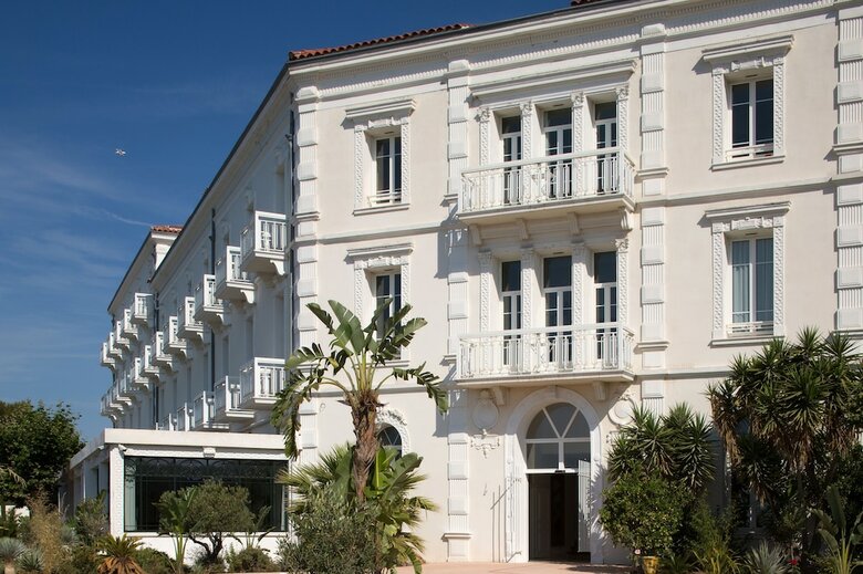 Grand Hotel Des Sablettes Plage, Curio Collection By Hilton